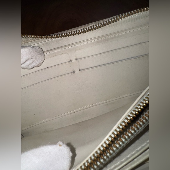 Louis Vuitton
2008 LV Monogram Zippy Wallet vintage yellow - Picture 17 of 17